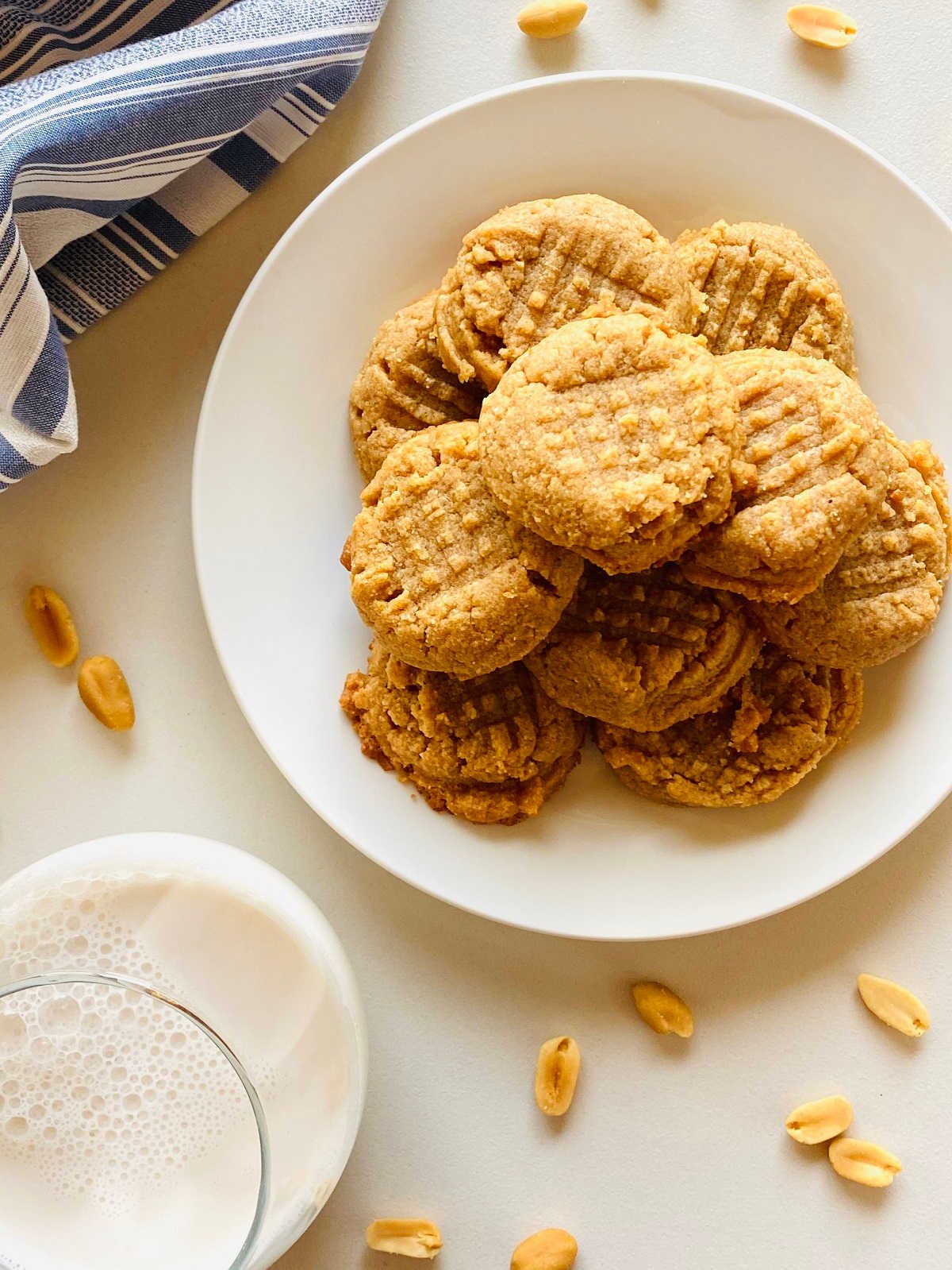 Almond Flour Peanut Butter Cookies