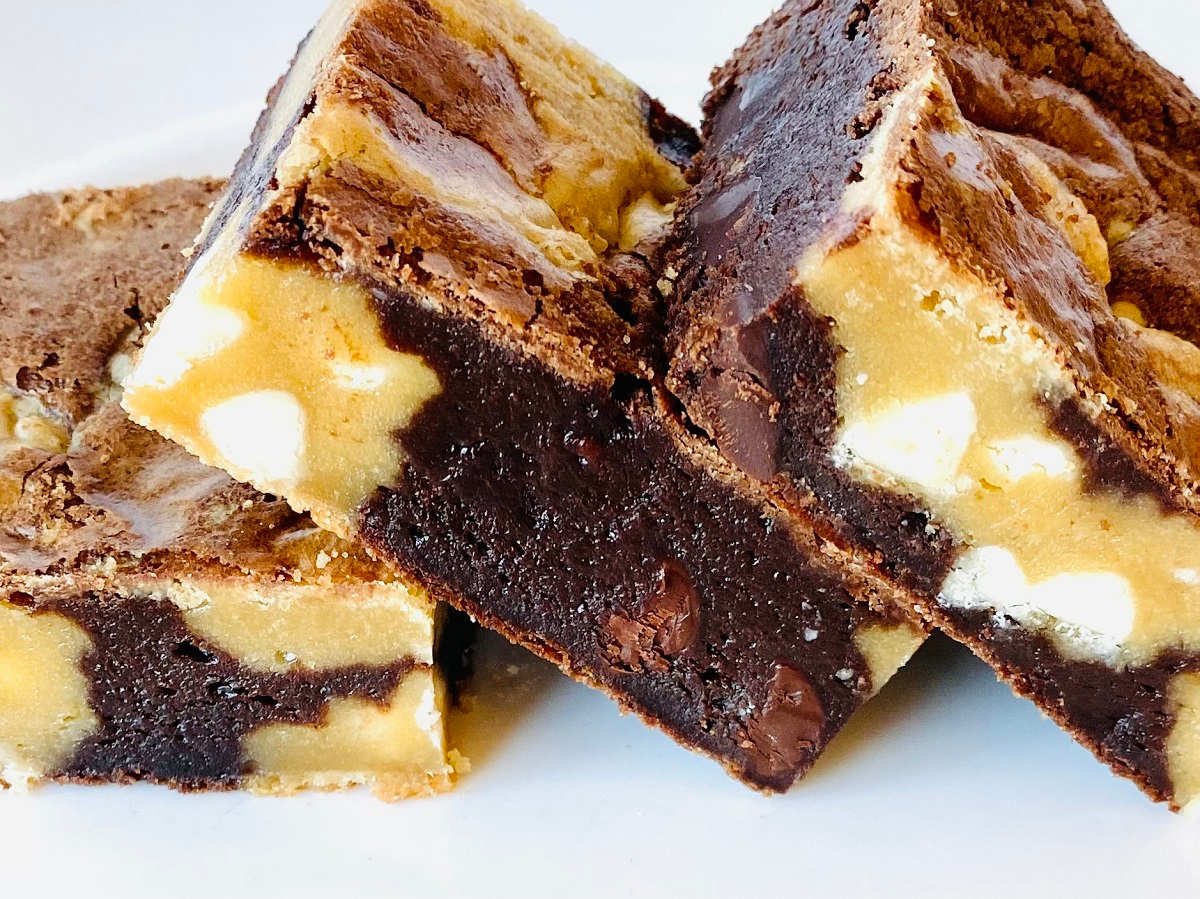 3 blonde brownies pioneer woman laying on side