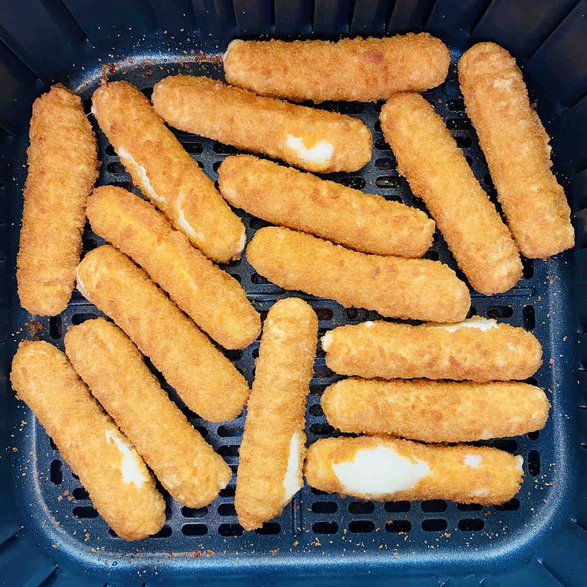 mozzarella sticks in air fryer basket