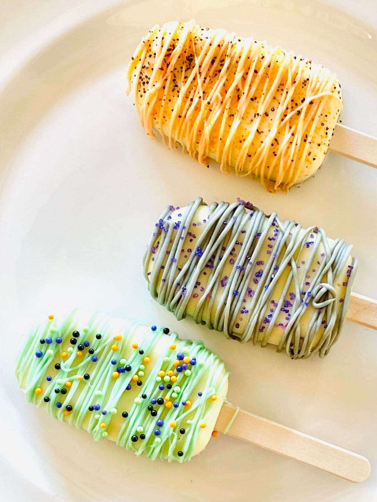 Halloween Cake Popsicles