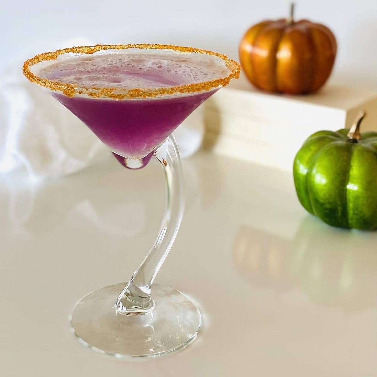 empress gin cocktail martini.