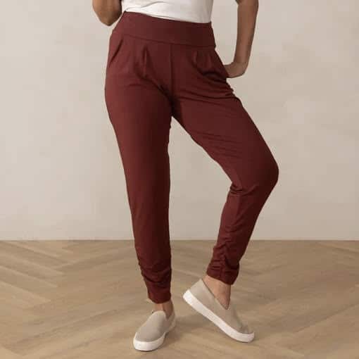 encircled pants.