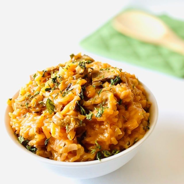 Instant-Pot-Risotto-in-bowl-cheddar-cheese