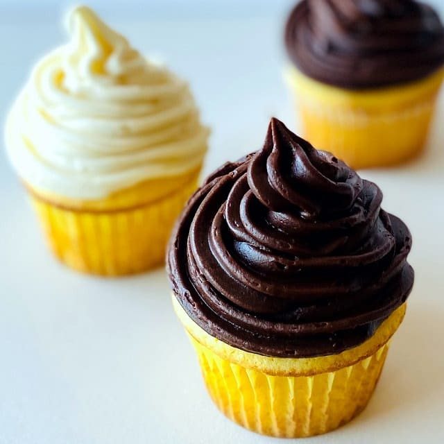How to Improve Boxed Cake Mix: Doctored Cake Mix Hacks!