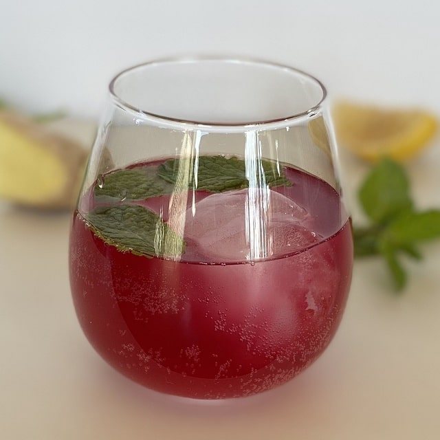 Mocktail (Non-Alcoholic) Beet Ginger Mint Spritzer
