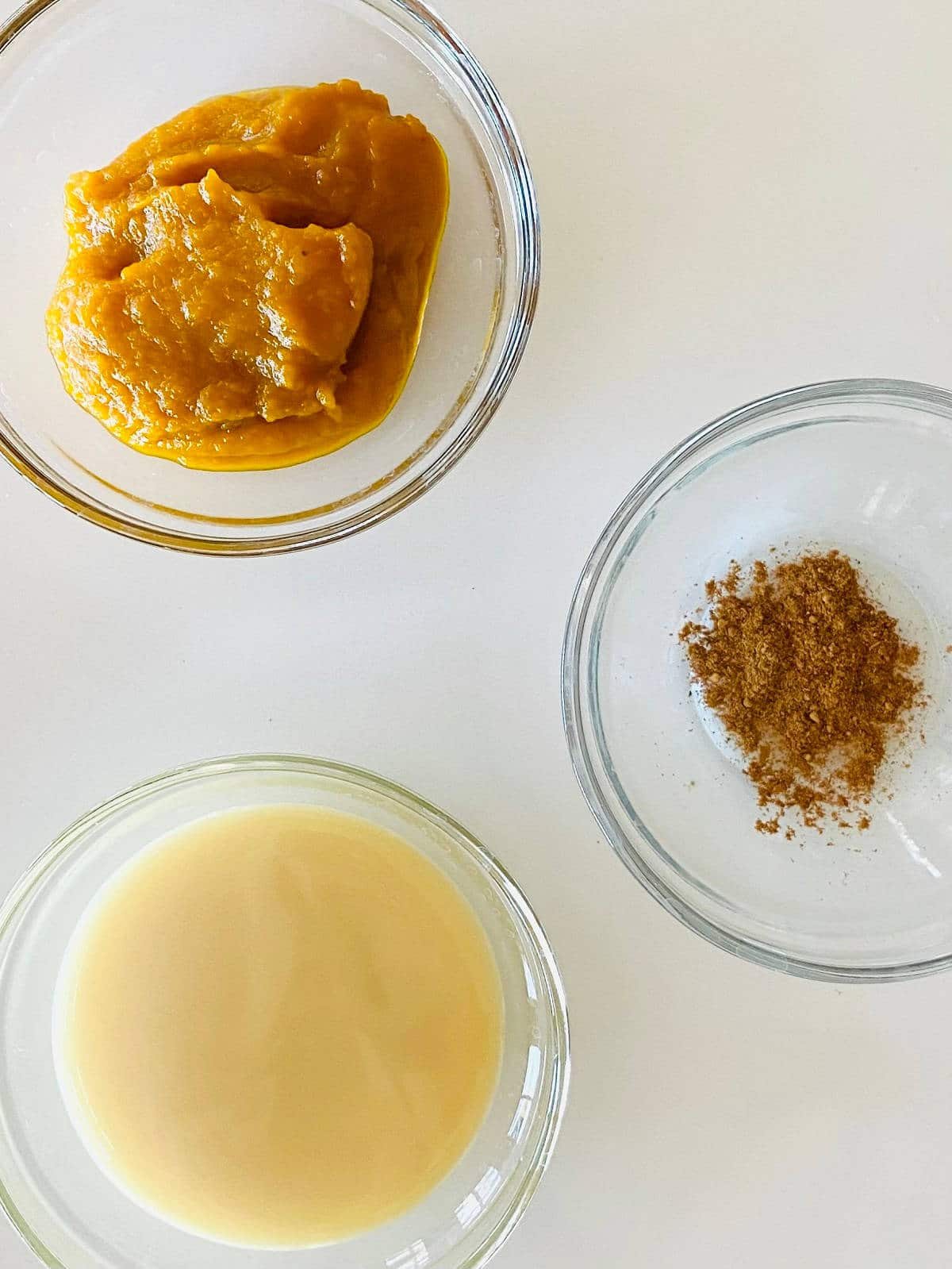 starbucks pumpkin sauce ingredients in bowls.