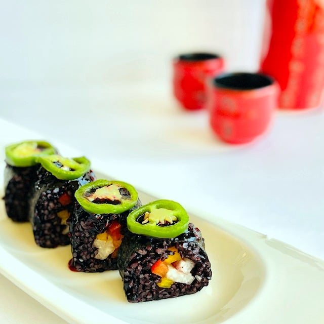 black-rice-sushi-with-jalapeno-rasberry-jam