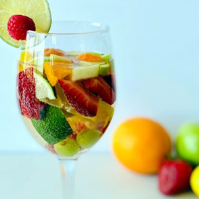 Best White Sangria Recipe