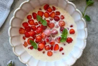 Strawberries and Cream Dessert: Silky Summer Recipe